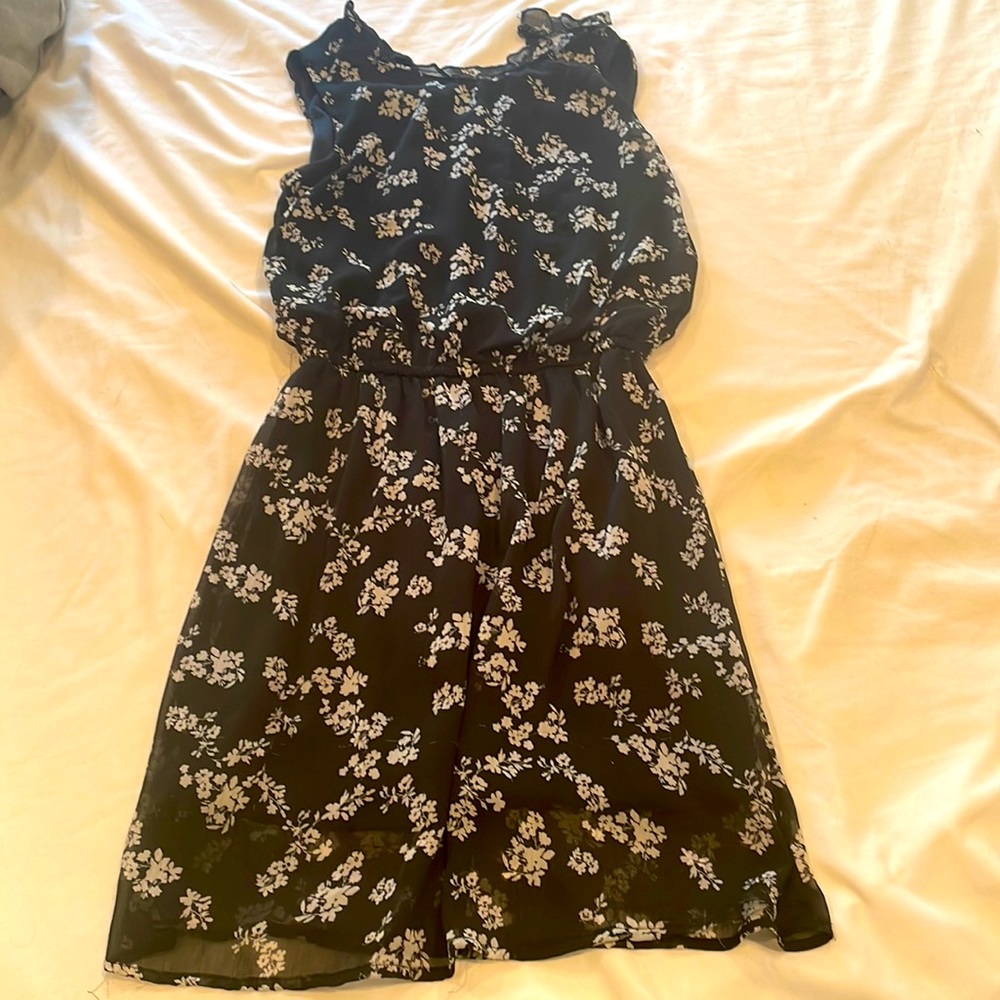 Black and white floral dress. Size small.